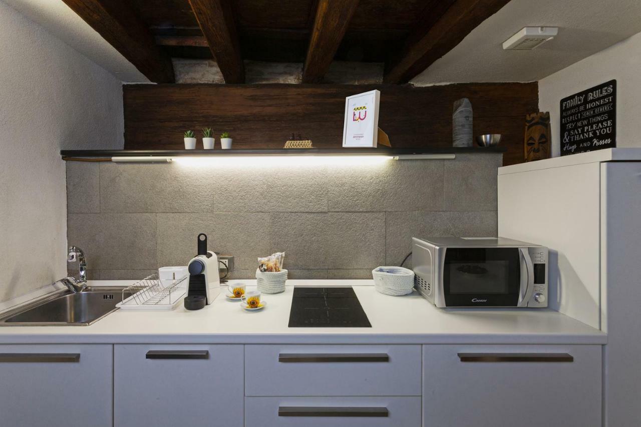 Wood And Stone Apartment In The Historical Center เจนัว ภายนอก รูปภาพ