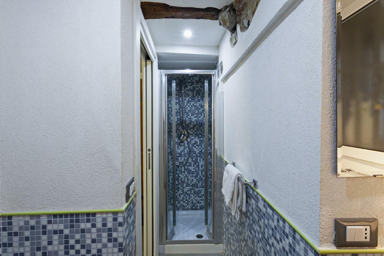 Wood And Stone Apartment In The Historical Center เจนัว ภายนอก รูปภาพ