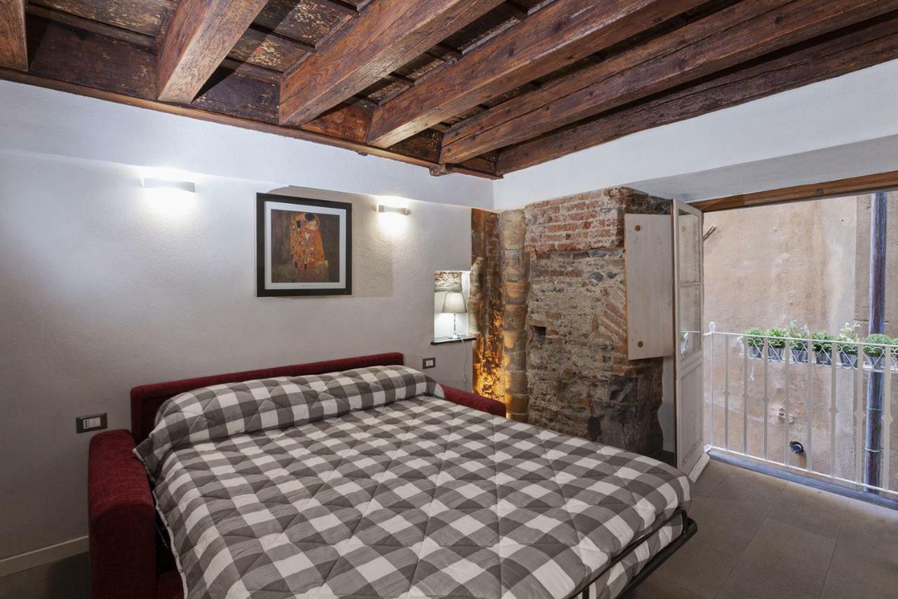 Wood And Stone Apartment In The Historical Center เจนัว ภายนอก รูปภาพ