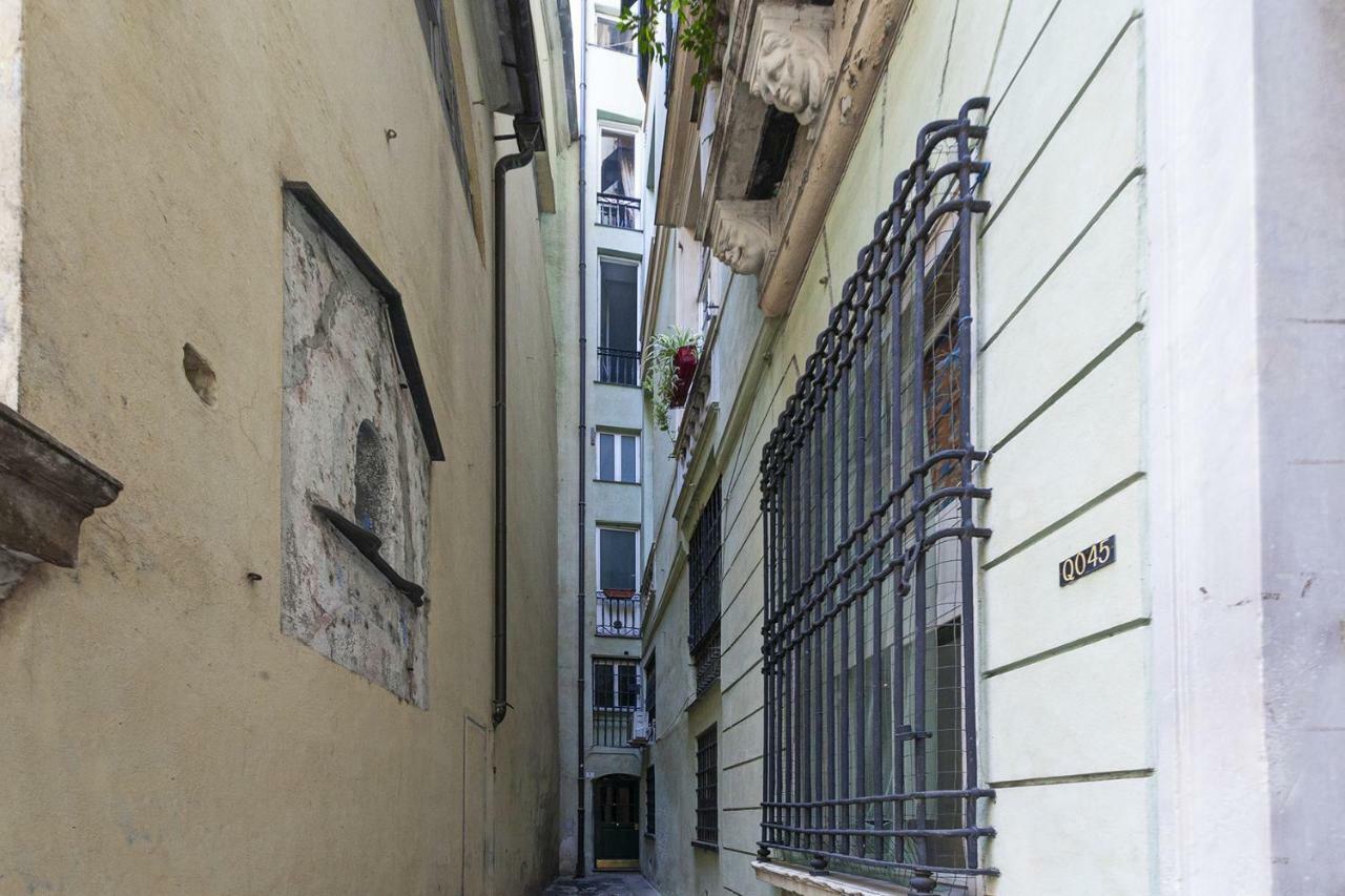Wood And Stone Apartment In The Historical Center เจนัว ภายนอก รูปภาพ